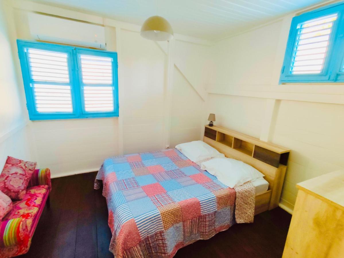 Location Maison Bleue Avec Piscine Privative Au Carbet Martinique Le Carbet Luaran gambar