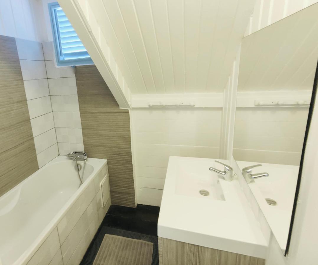 Location Maison Bleue Avec Piscine Privative Au Carbet Martinique Le Carbet Luaran gambar